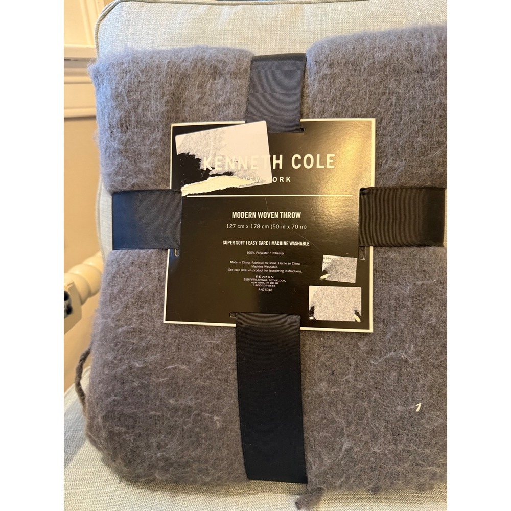 Kenneth Cole New York Modern Woven Throw Blanket Grey 50x70 Super Soft RN76948